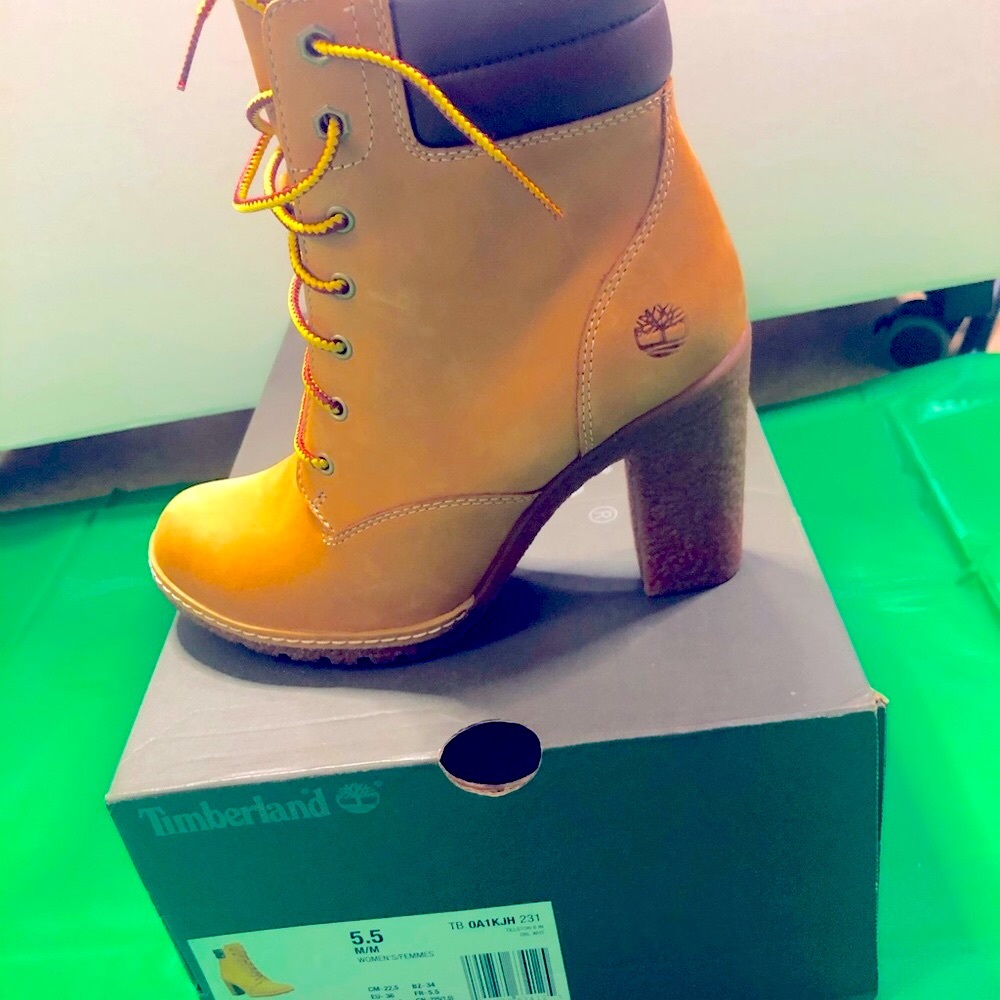 Women timberland high heel shoes/ankle boots  size 5.5 Nubuck leather (Wheat)